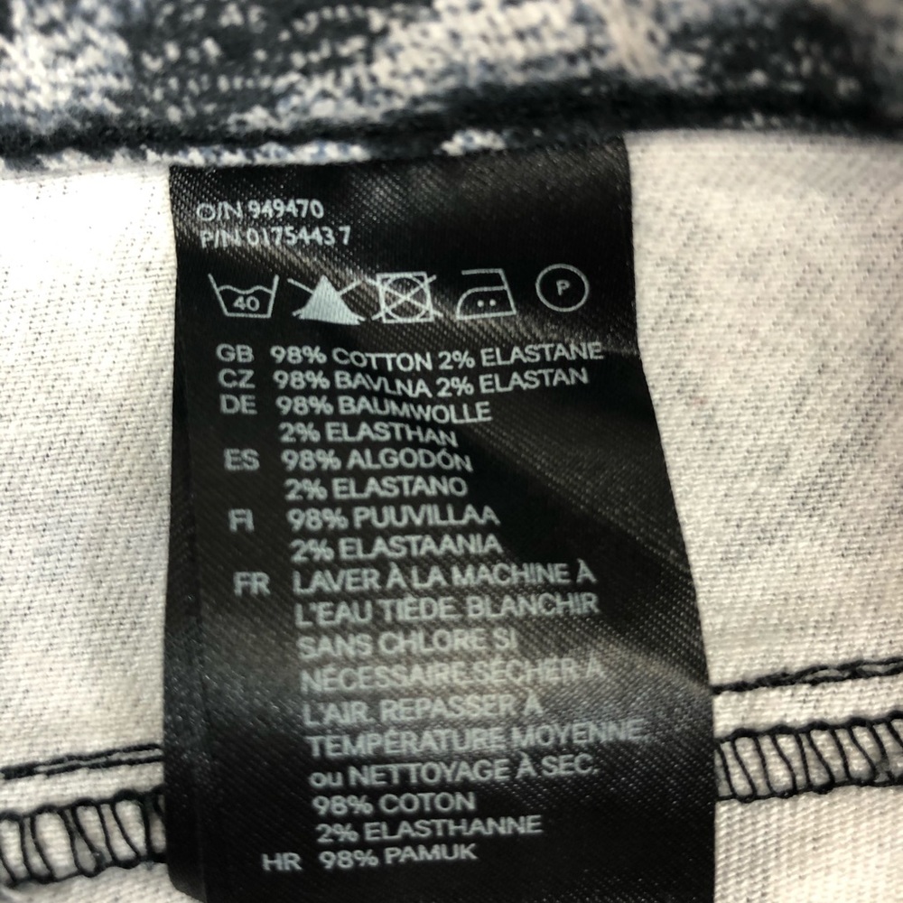 H&M shorts. Size 8 - Picture 4 of 10